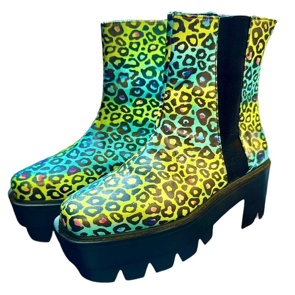 Bumper platform cheetah print boots size 8
